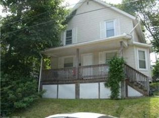 52 Peck St, Norwich, CT 06360