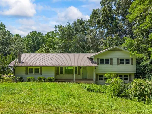 192 Summit St, Cornelia, GA 30531