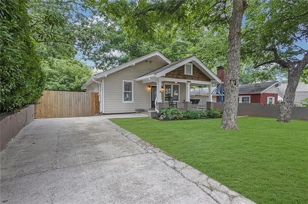 3 bed, 2.0 bath, 1602 sqft, $3,500 — Photo 3