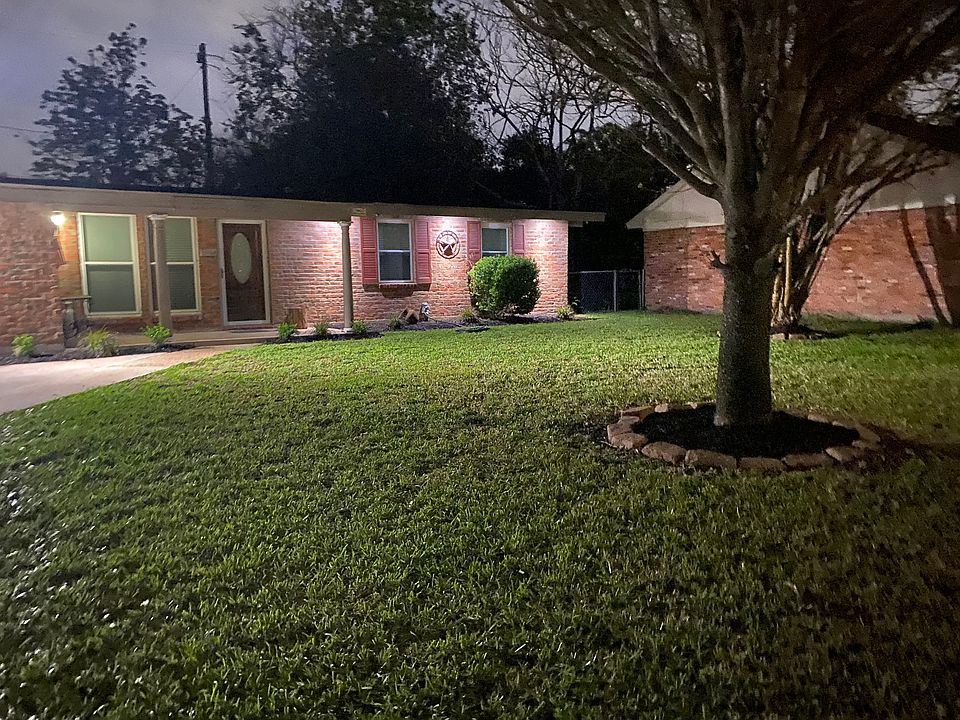 1st image of 826 Lyngrove Dr