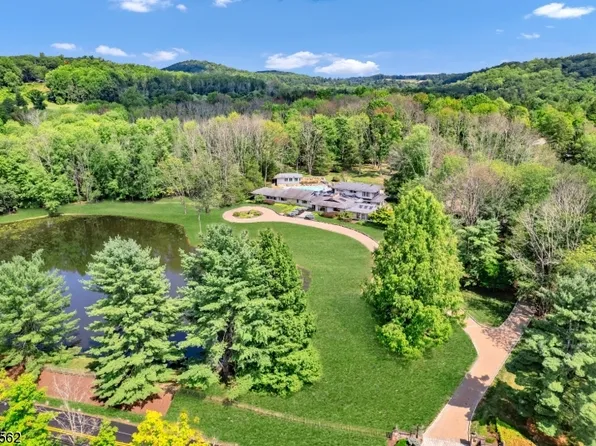 53 Douglass Ave, Bernardsville Boro, NJ 07924