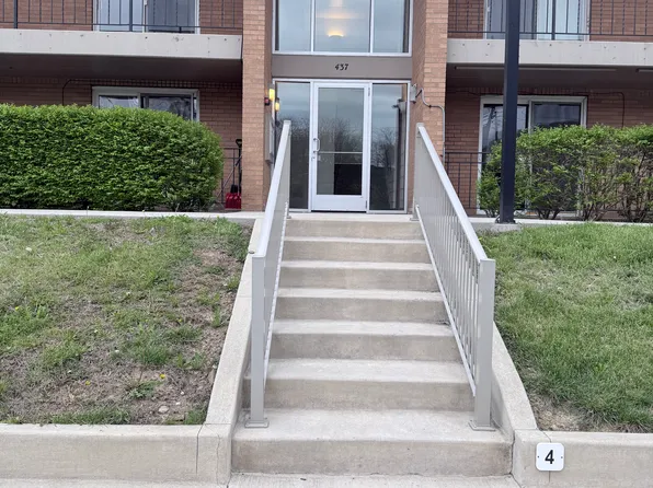 437 College Ave APT 3, Greensburg, PA 15601