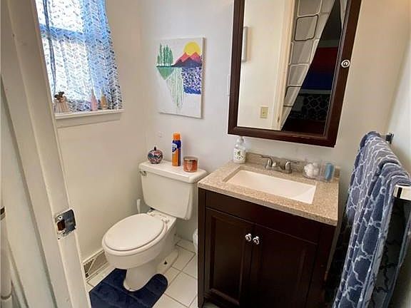 4th image of 24 Old Lyme Dr APT 1