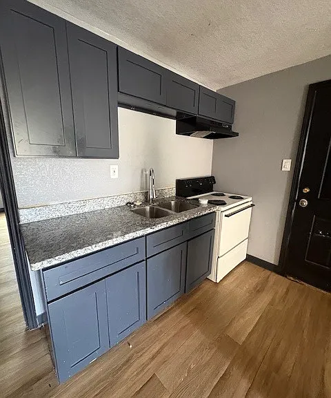 9105 Grady St — Photo 3