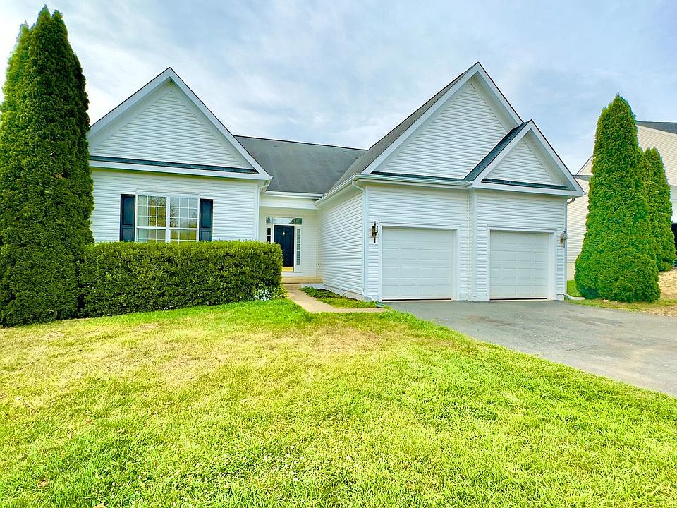 1st image of 35918 Newberry Crossing Pl
