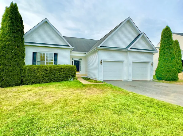 35918 Newberry Crossing Pl, Round Hill, VA 20141