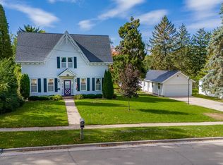 837 S Webster Ave, Omro, WI 54963