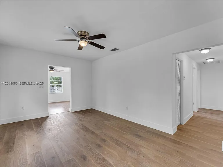 520 NW 32nd Pl #520 — Photo 12
