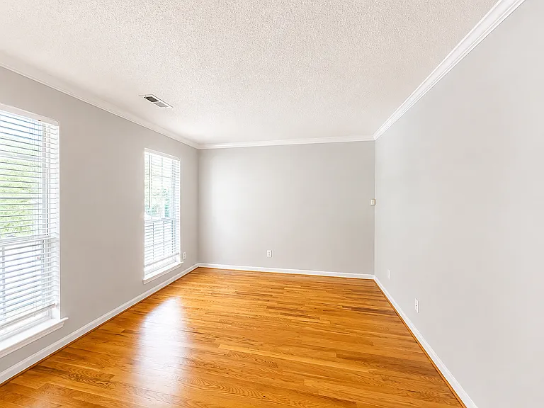 1411 Deer Spring Ct — Photo 10