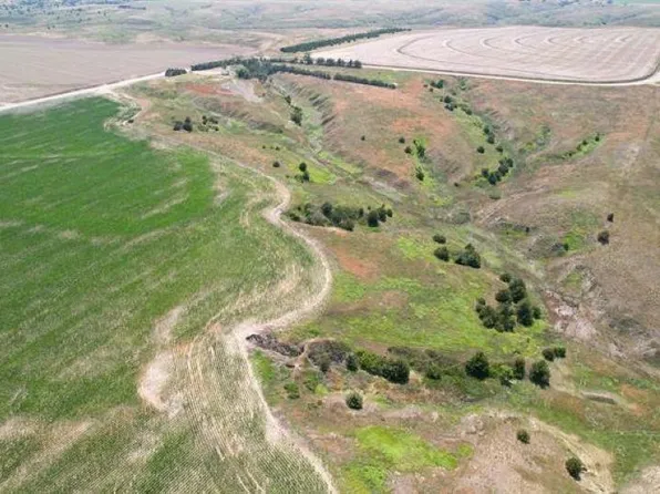 6-33 N2ne4; Point S2ne4; Tract In NW #4, Hayes Center, NE 69032