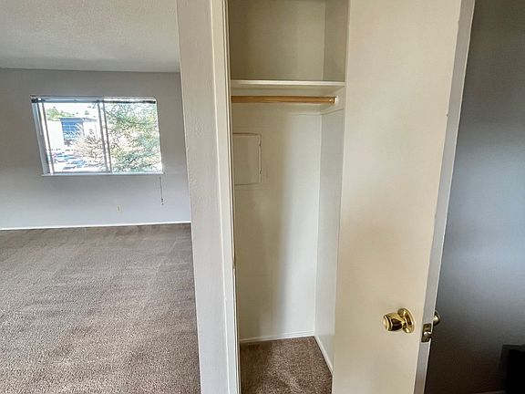 3rd image of 2755 Ventura Ave #2