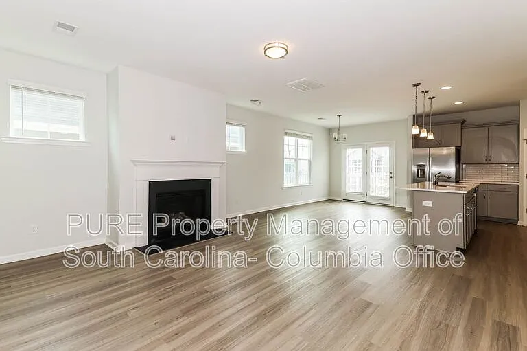 1315 Montford Dr — Photo 3