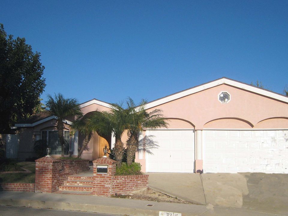Excellent Curb Appeal