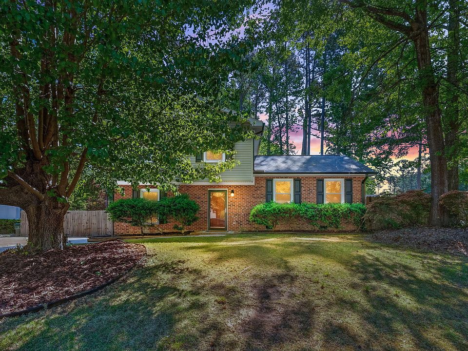 1st image of 102 Upton Ct