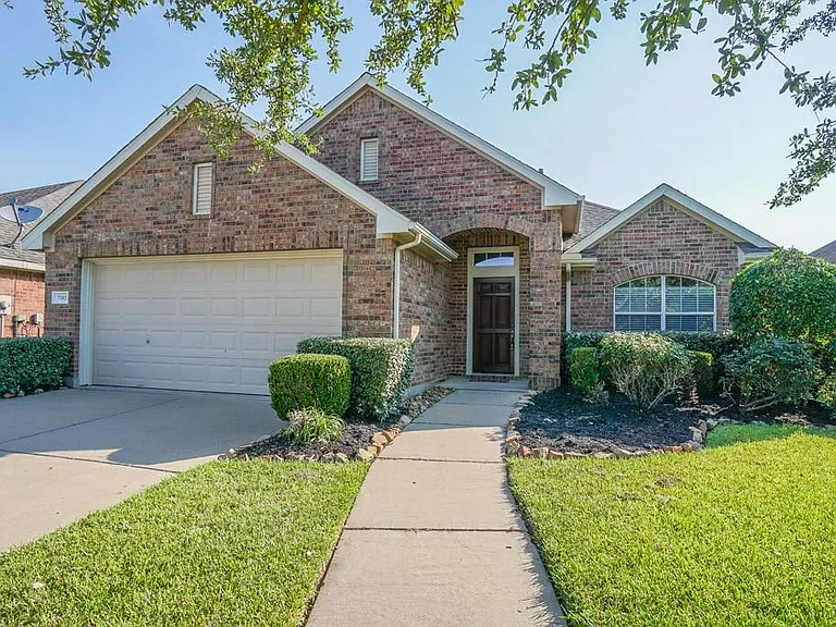 7102 Thistlewood Park Ct — Photo 1