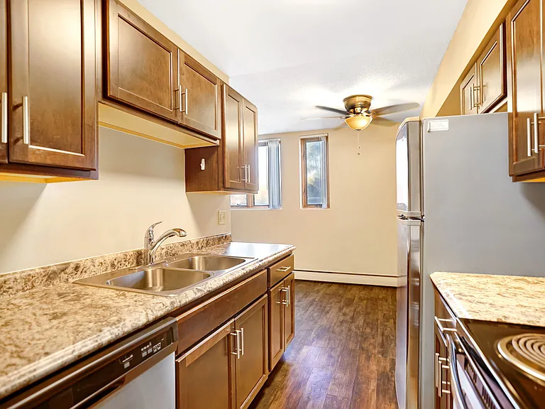 Virginia Court kitchen