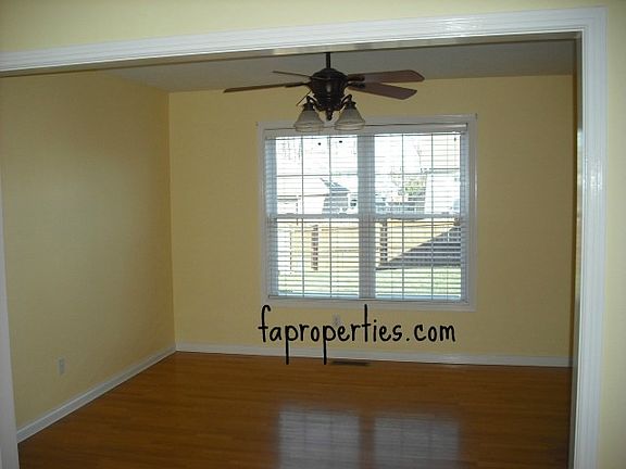 3rd image of 3800 Carmona Dr