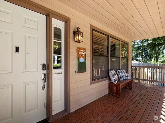 5th image of 8215 Autumn Hills Place NE