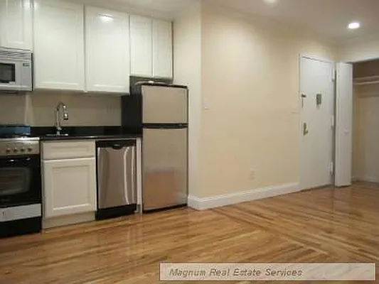 Rented by Magnum Realty Holdings, LLC | media 23