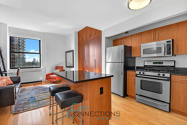 Rented by City Connections Realty | media 1