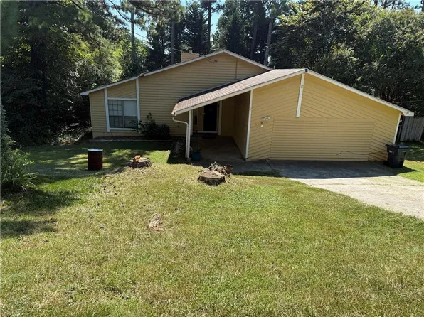 5016 Comanche Ct NW, Lilburn, GA 30047