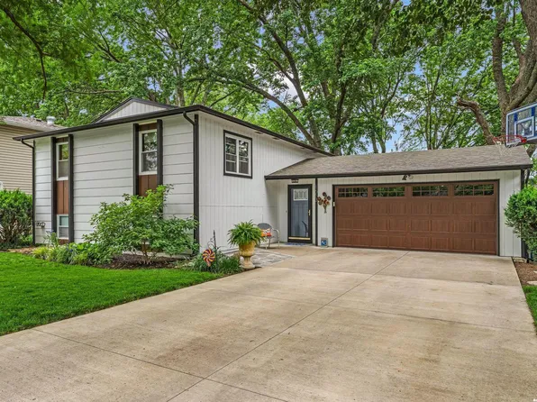 1613 W 28th Ter, Lawrence, KS 66046