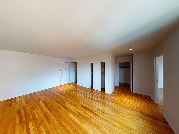 4th image of 284 Mott St Ph R