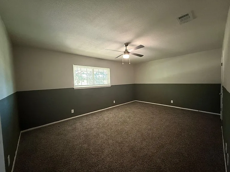 10606 Millspring — Photo 10