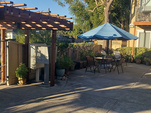 3rd image of 7411 Rainbow Dr APT 16