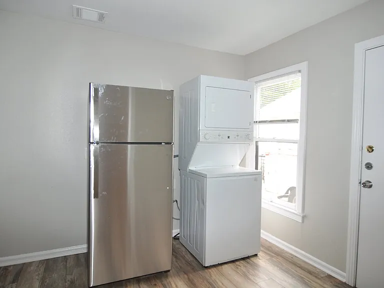 2724 Wayside Ave — Photo 6