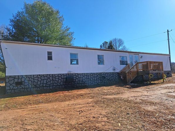574 Pell Ln, Claudville, VA 24076