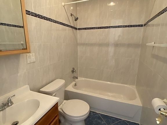 5th image of 296 Ellery St #2B