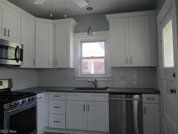 5th image of 13960 Clifton Blvd