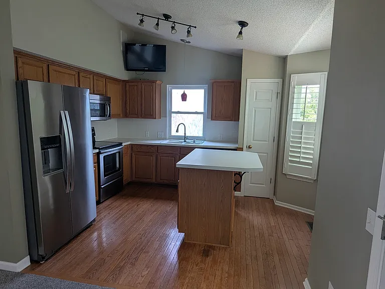 2553 SE Kimbrough Ln — Photo 9