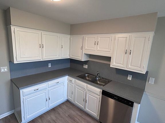 3rd image of 941-947 Hardwick Dr SE