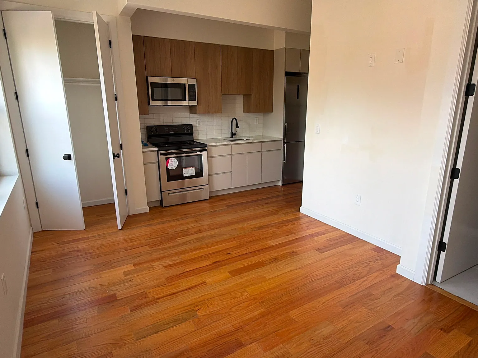 Studio, $2,604 — Photo 2