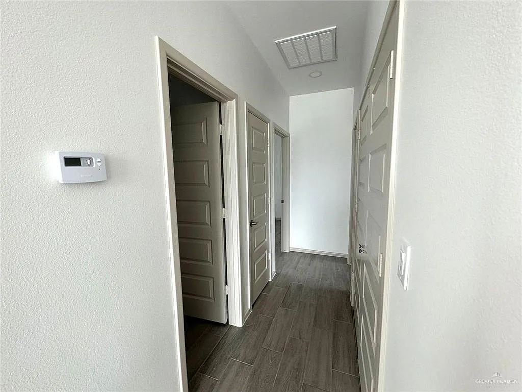 1 bed, 1.0 bath, 671 sqft, $985 — Photo 4