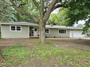 415 Harpers Way, Lansing, MI 48917
