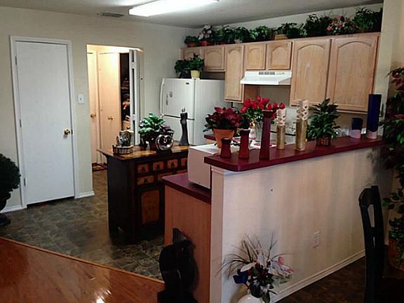 4th image of 1312 Pine Ln