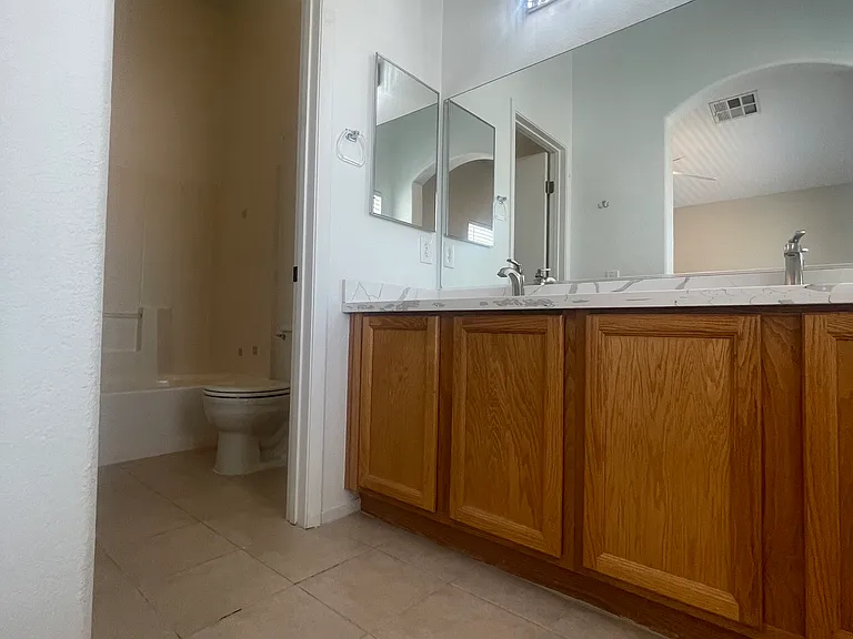 Water Room/Tub, Master 2