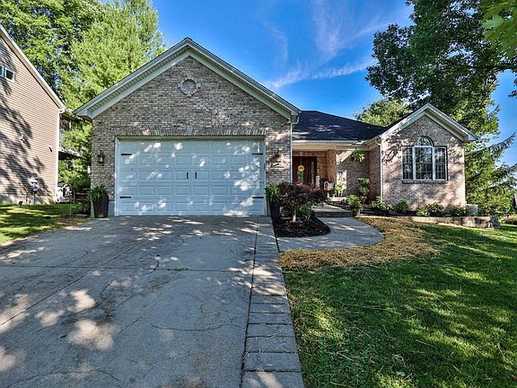 2nd image of 1774 Cove Cir E