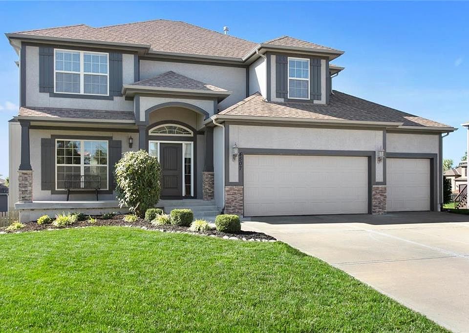 1st image of 4507 NE 91st Ter