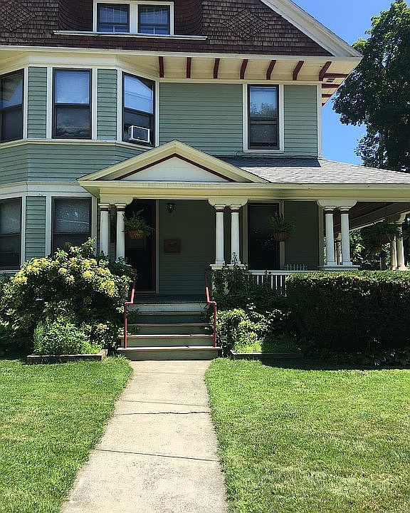 1st image of 179 Caroline St
