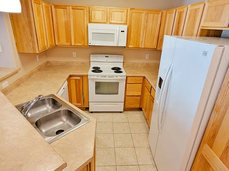 555 Cougar Bluff Point #207 — Photo 15