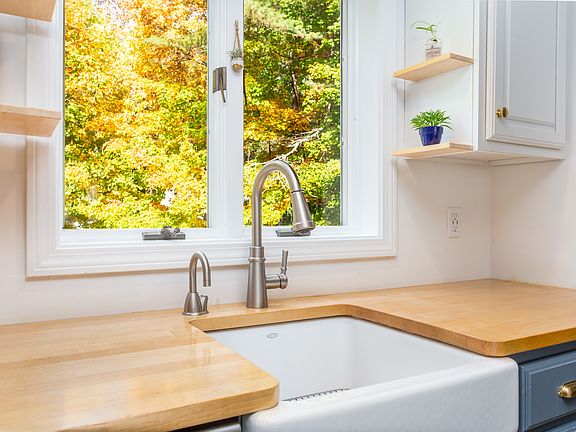 367 West Mountain Road