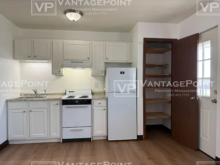 1914 Division St #18 — Photo 6