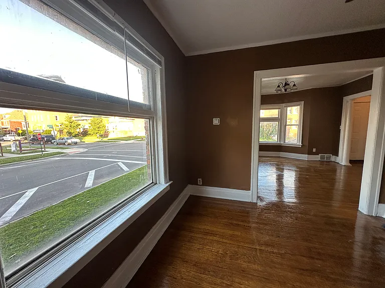 800 W Euclid Ave — Photo 10