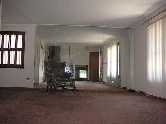 4th image of 23016 Lakeshore Dr