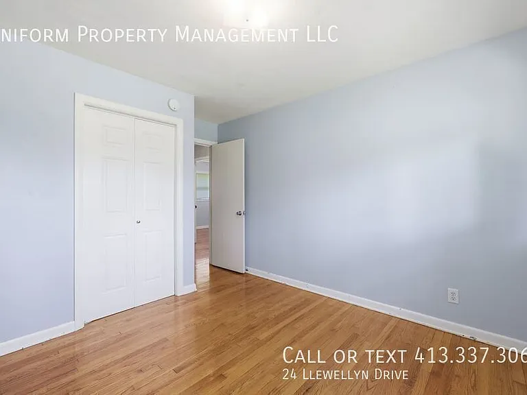 24 Llewellyn Dr — Photo 17