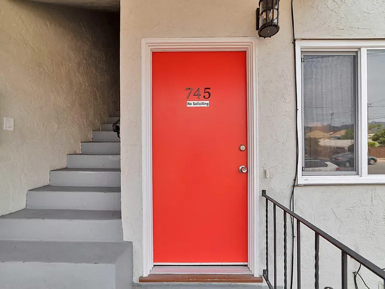 745 Liberty St — Photo 3
